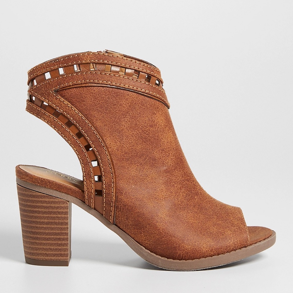 Maurices | Glenda western style cutout heel Size 8 1/2 M - Great used condition